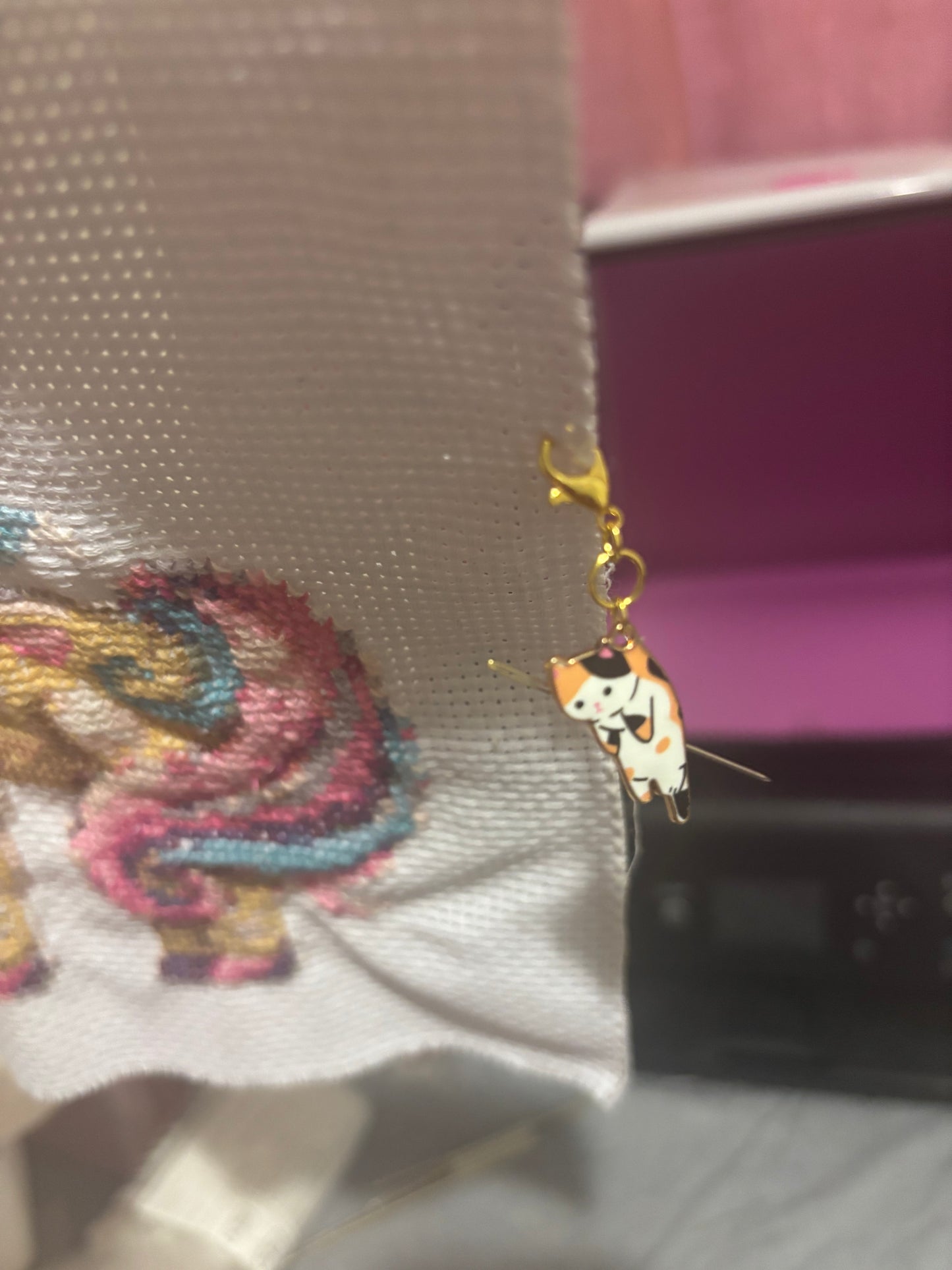 Tabby Cat Magnetic Needle Holder