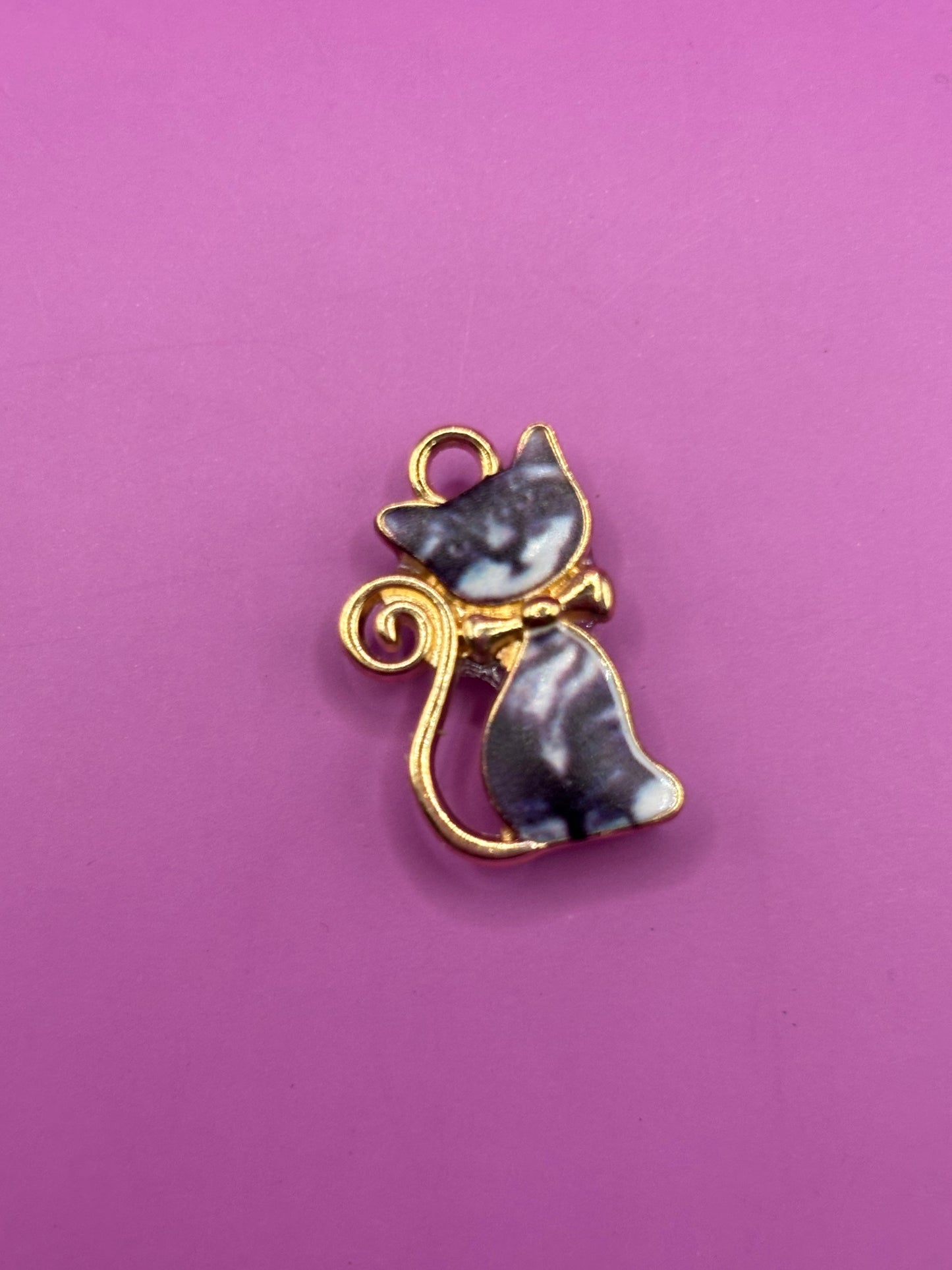 Grey Cat Magnetic Needle Holder