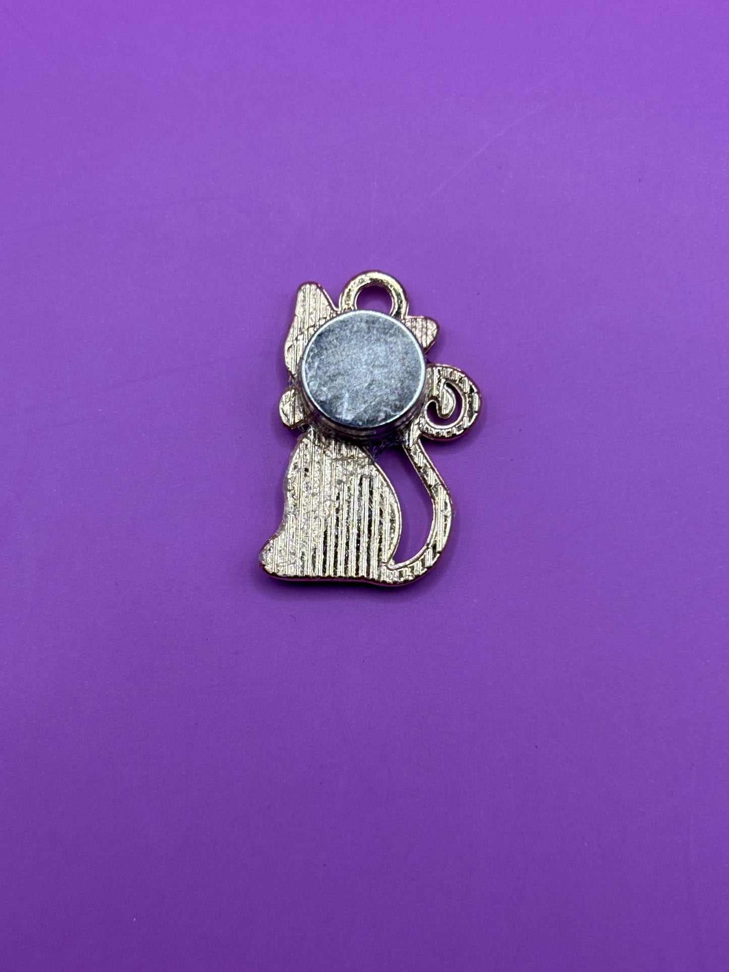 Grey Cat Magnetic Needle Holder