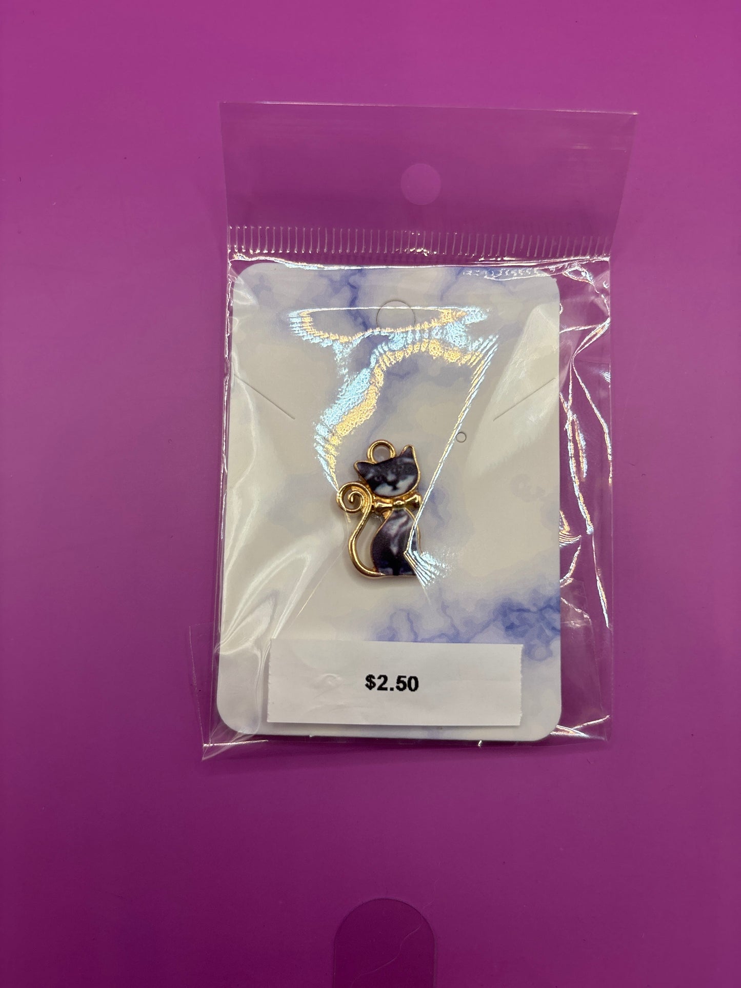Grey Cat Magnetic Needle Holder - Threading Carefully