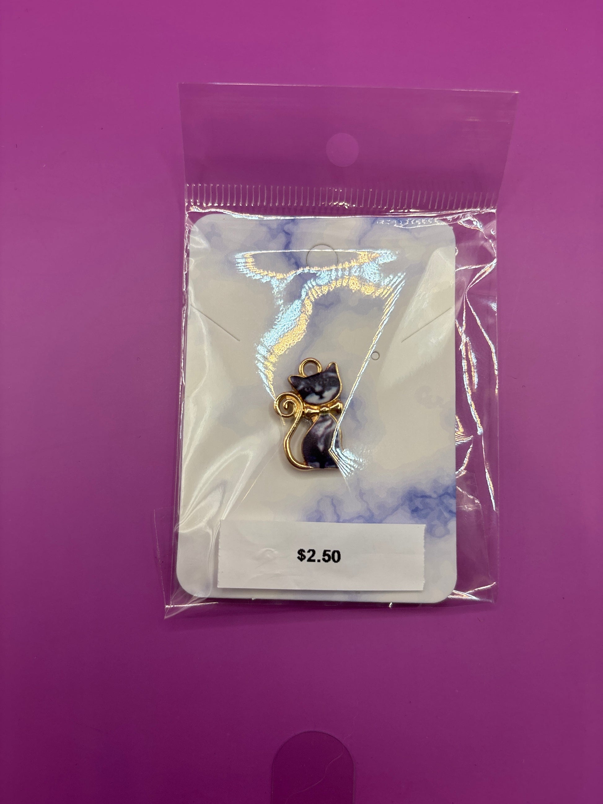 Grey Cat Magnetic Needle Holder - Threading Carefully
